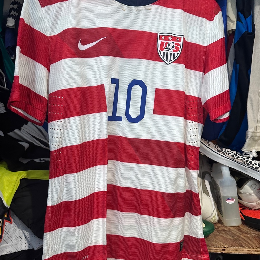Nike mens Red and White Striped USA jersey size large